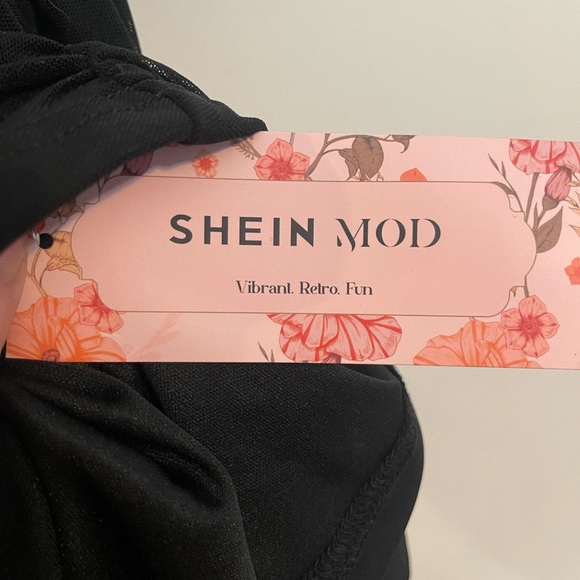 NWOT-SHEIN MOD Halterneck Backless
Ruched Mesh Bodycon Dress Size L - Picture 6 of 6